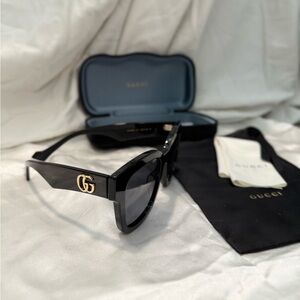 Gucci Black Sunglasses with Gold Logo (Style: Gucci GG0998S) - Never Worn